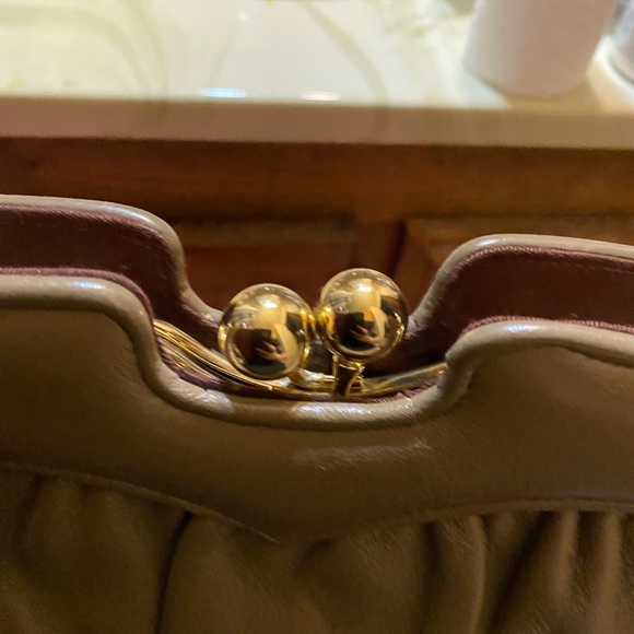 ANDES Elegant Taupe Women's Handbag - Picture 6 of 7